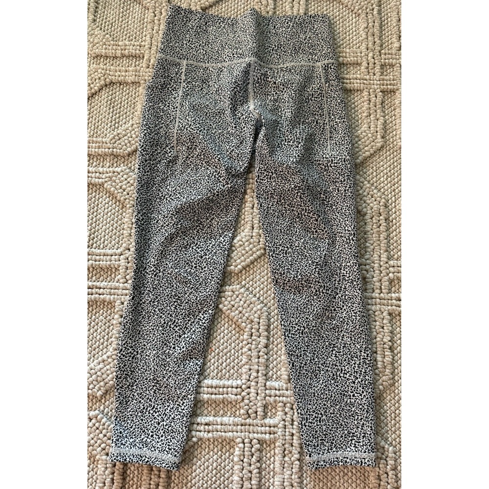 Athleta Salutation Stash II Textured Tight 7/8 Micro Cheetah Ladies Small